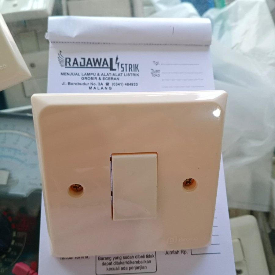 Saklar lampu tanam tunggal broco alegra / ib engkel broco alegra