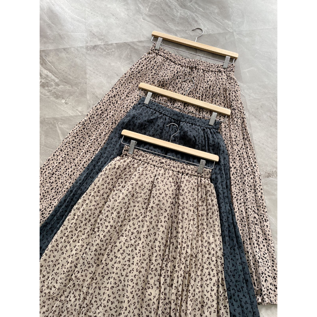 GU Uniqlo Pleated Long Leopard Skirt