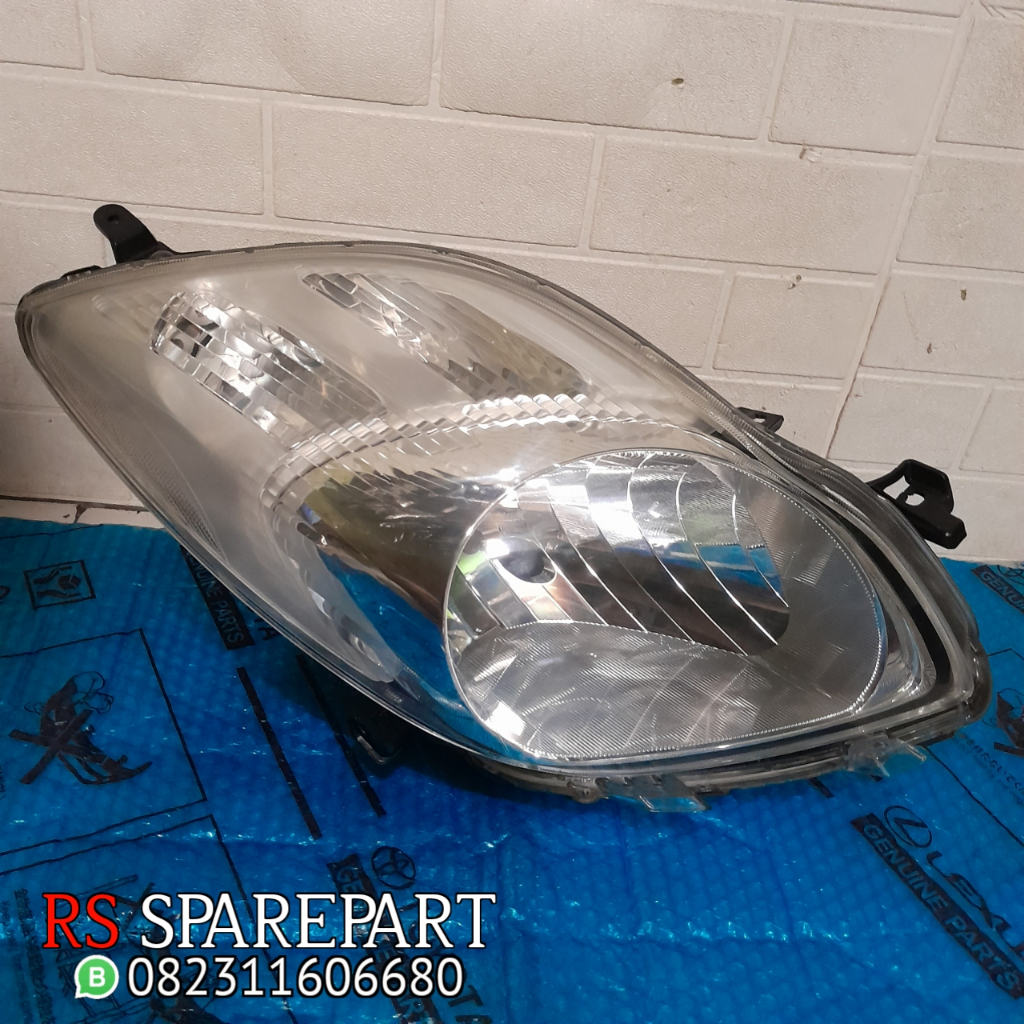 Headlamp lampu depan Toyota Yaris 2010 2011 2012 Kanan