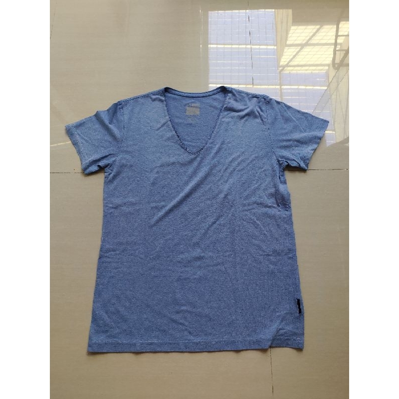 Kaos Pria V-Neck COTTON ON