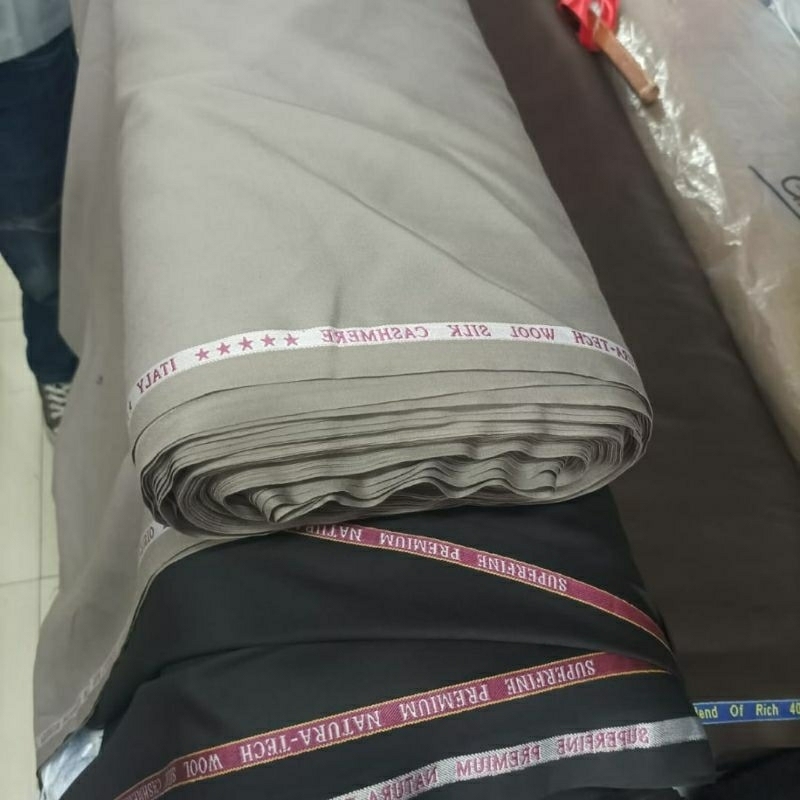 kain polisi semi wool special