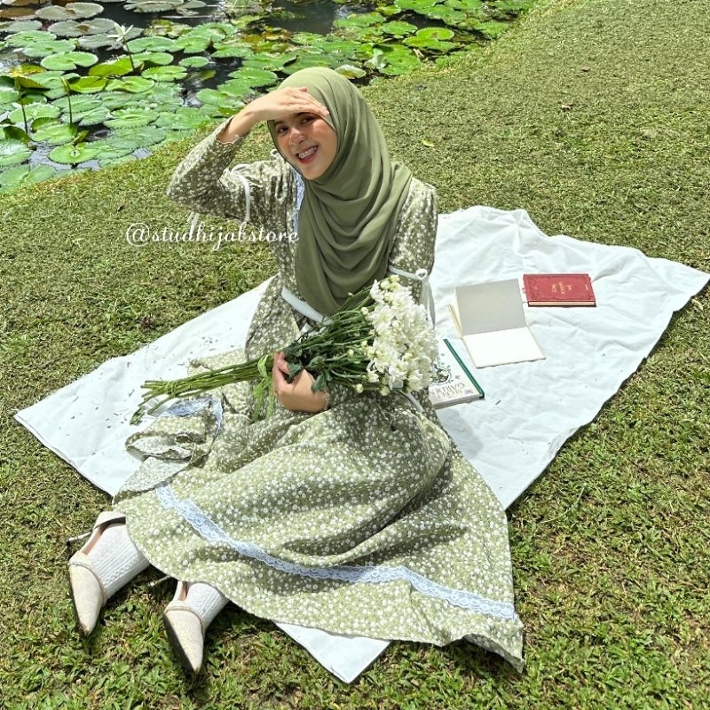 Alicia Vintage Dress by Studhijabstore