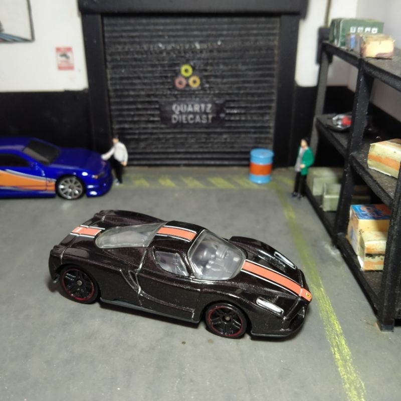 Hot Wheels Loose Enzo Ferrari Hitam Metalik