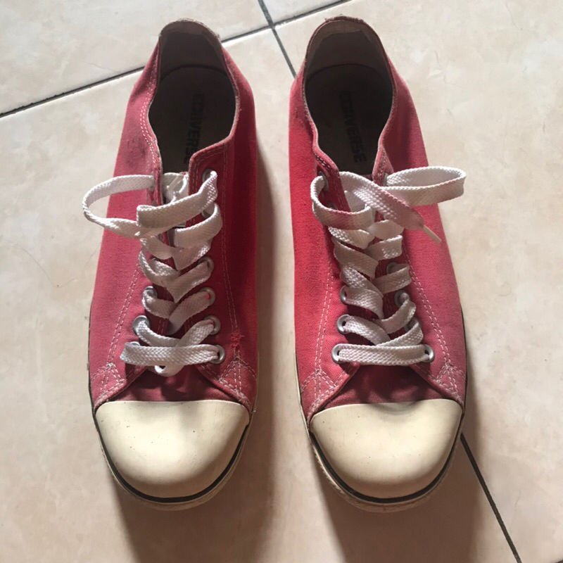 Preloved sepatu Converse Slim Low Merah size 43 original 100%