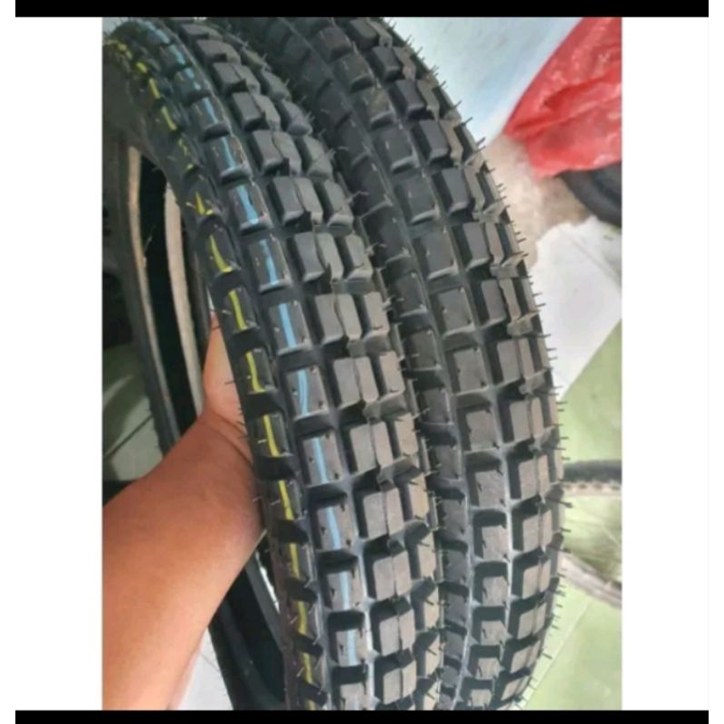 1 pasang Ban motor semi trail 17/18uk(250-275)