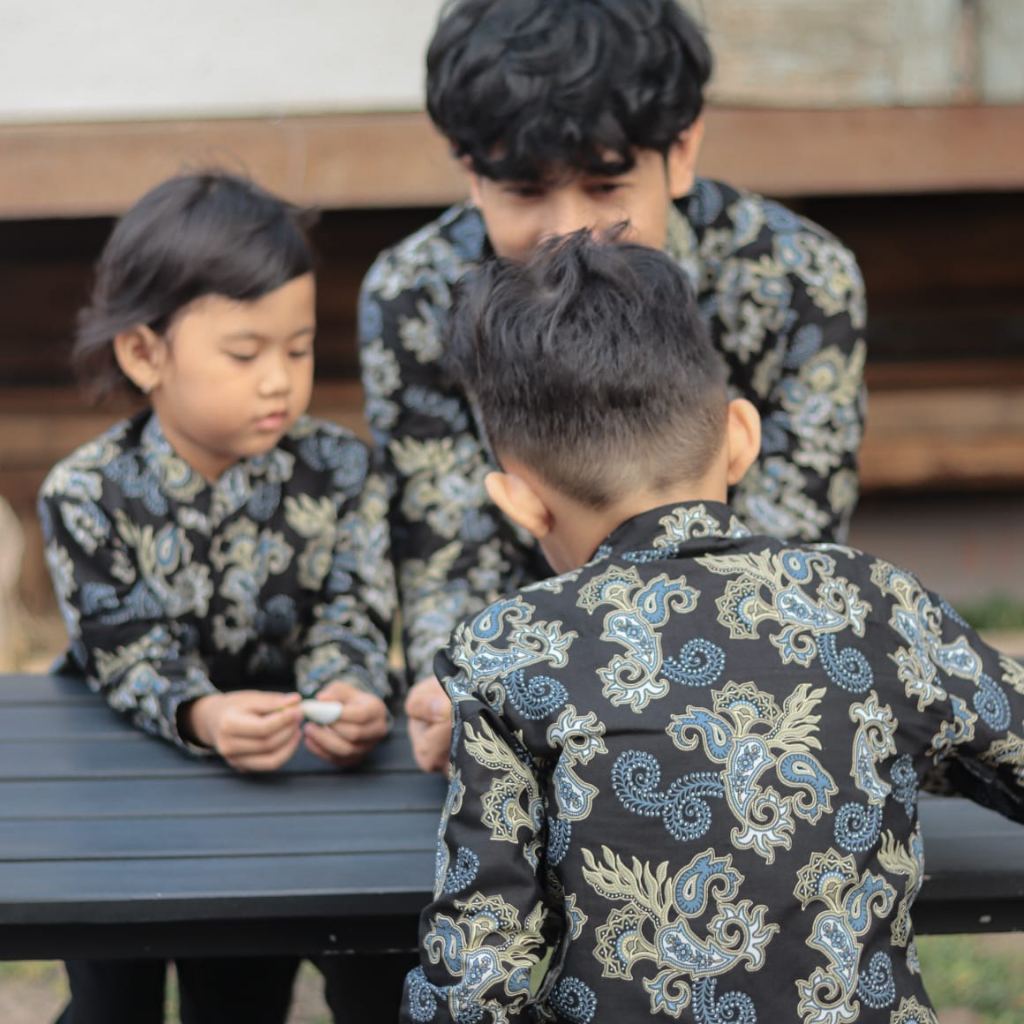 BatikBule Kemeja Batik Couple Ayah &amp; Anak Motif Casual Warna Hitam &amp; Navy LBL 1865 &amp; 1866