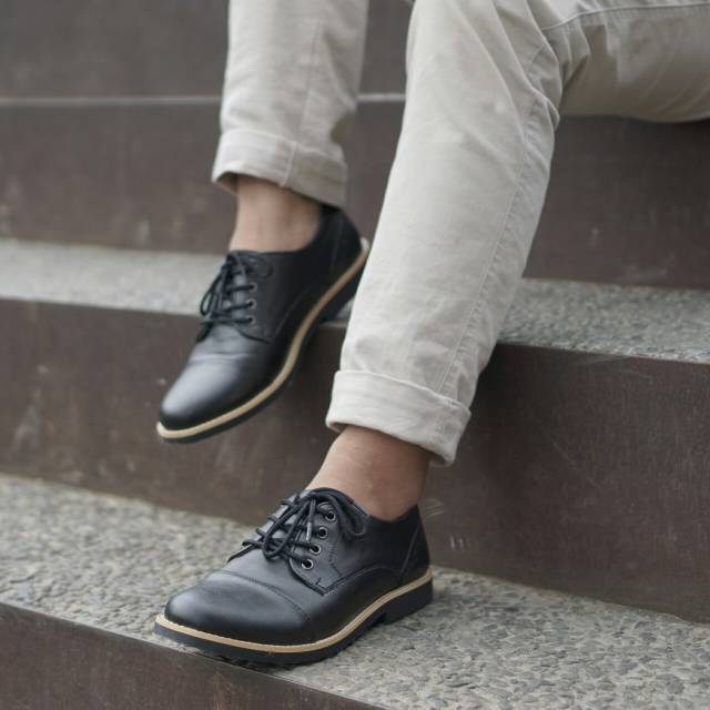 Sepatu Pantofel Hitam Pria Kerja Kantor Formal Semi Casual Shoes Cowok Laki Laki Pesta Kondangan Sekolah Ori Monday Hawkin Black