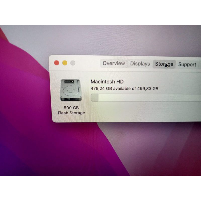 mac pro retina 15 in 2017 touchbar ram 16 ssd 512 muluss core i7.. minus  layar garis