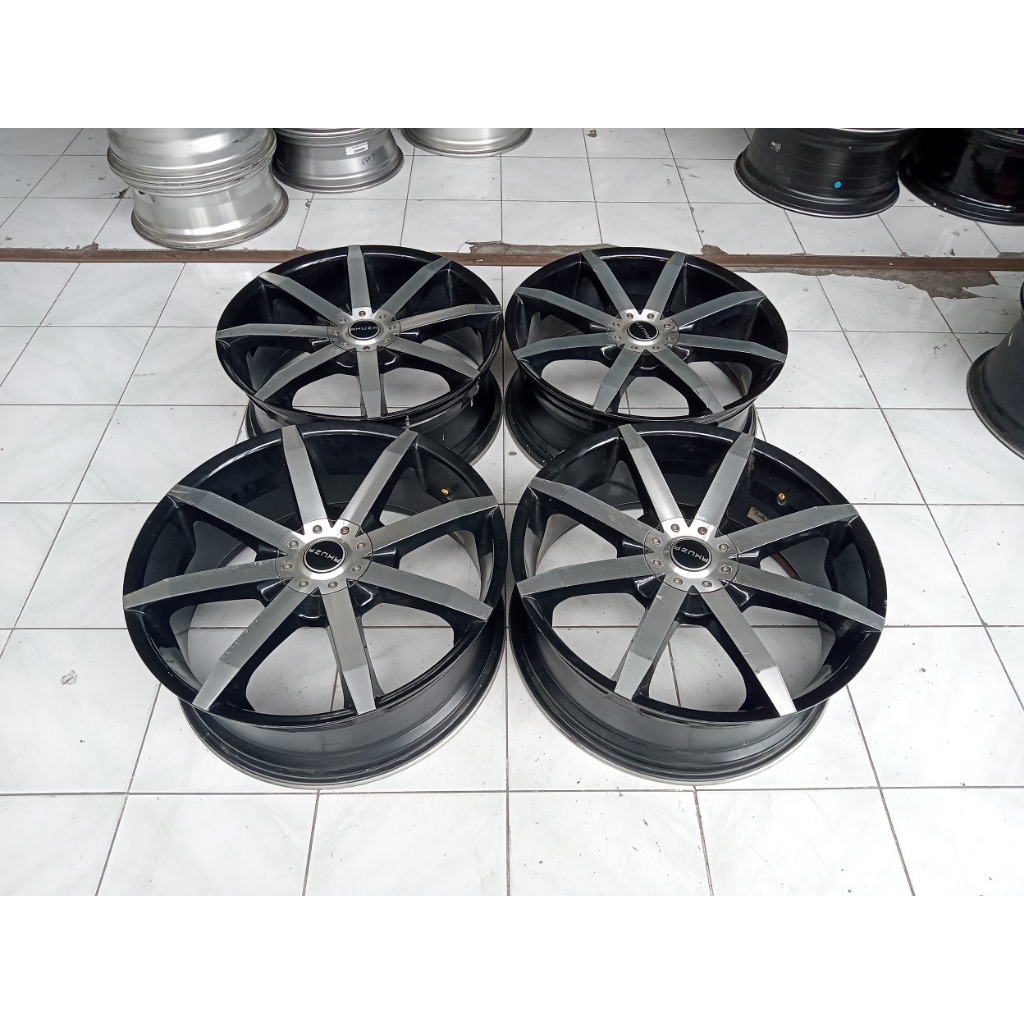 VELG MOBIL BEKAS AKUZA RING 22 LEBAR 8,5 PCD 5x114, 5x127 SURABAYA