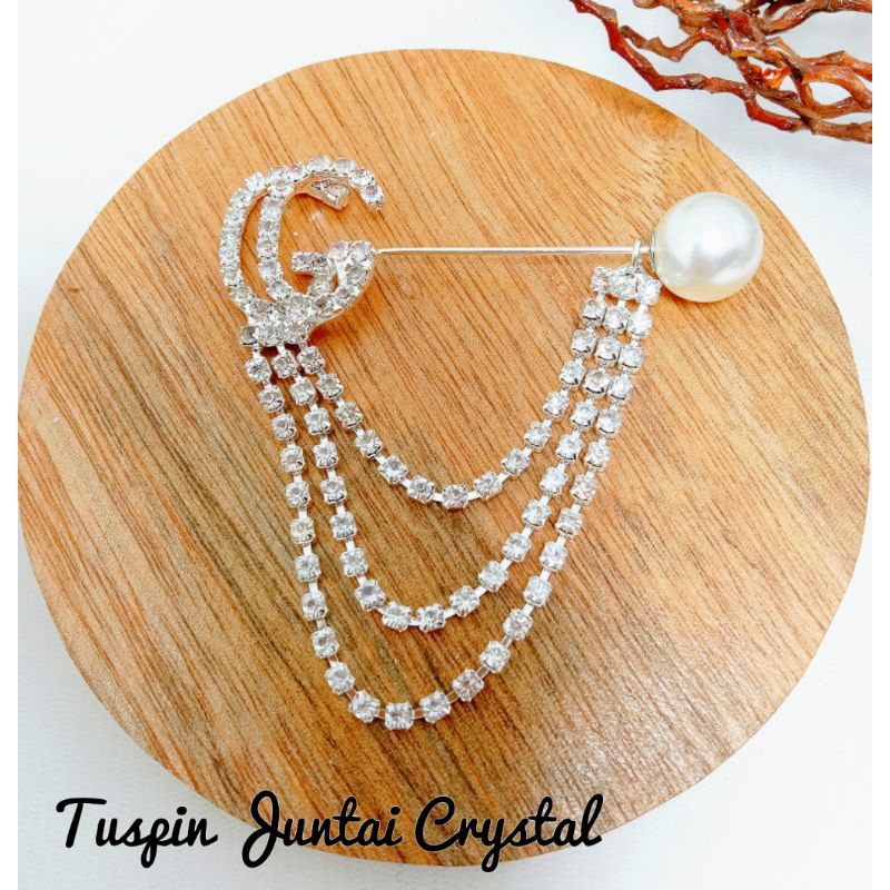 Tuspin hijab juntai mutiara