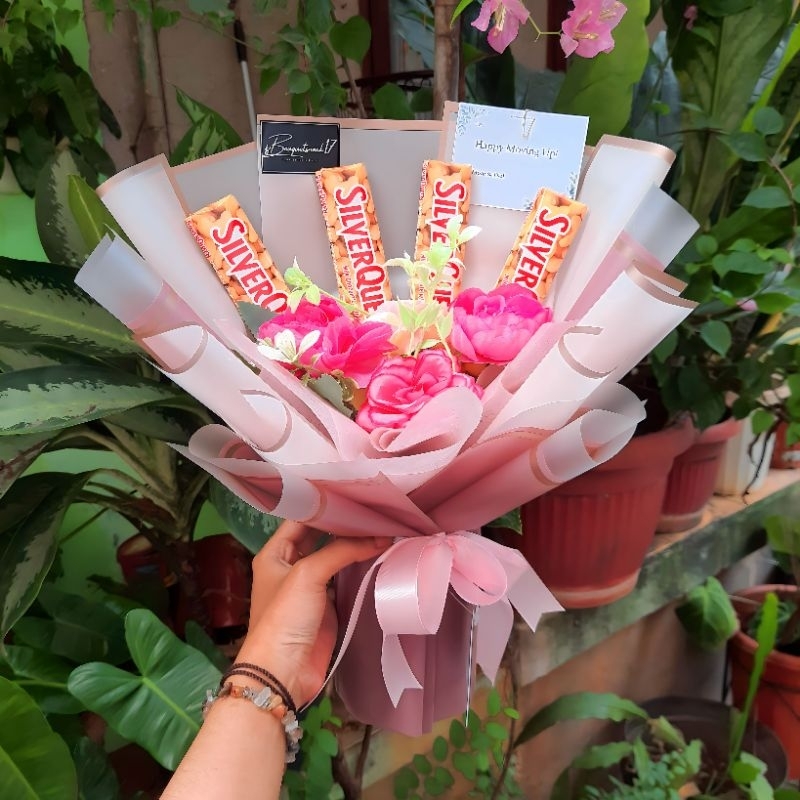 

BUKET SILVERQUEEN BUNGA