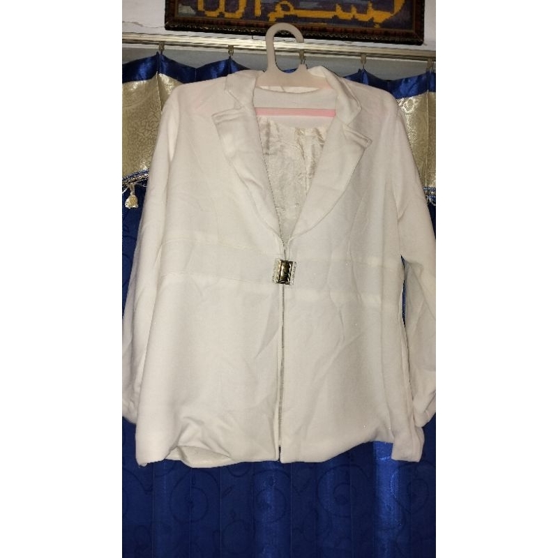 Blazer Kantor Putih Oversize/ Outer