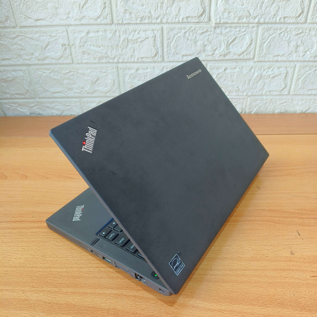 Laptop Lenovo ThinkPad X240 Core i5 Gen 4 RAM 4GB SSD 128GB Murah