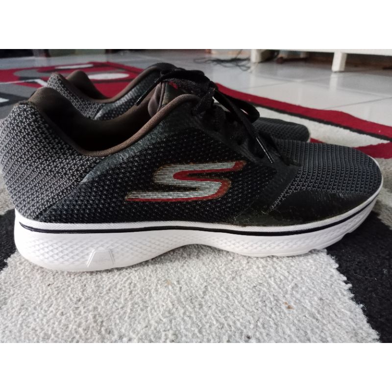 sepatu/Skechers/Gowalk