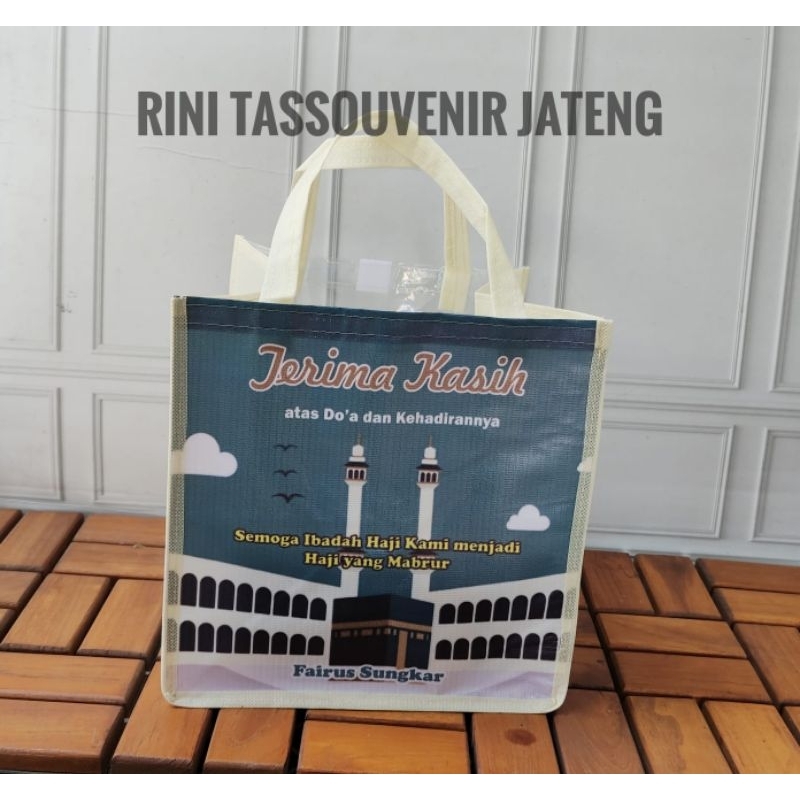 

Tas Souvenir Haji Umroh - Tas Syukuran Haji Umroh belakang mika - 24*24*24