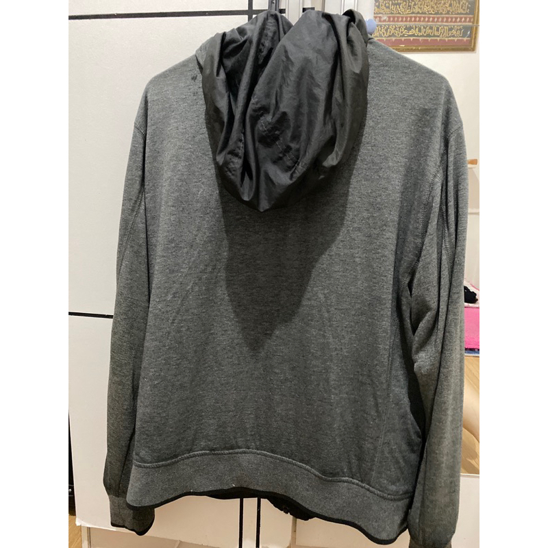 uniqlo hoodie