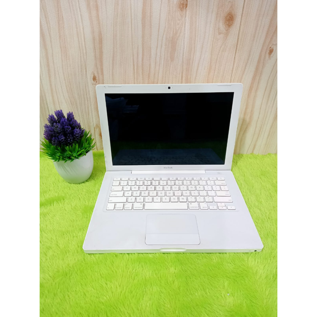 Macbook 4.1 RAM 2/256GB White Second