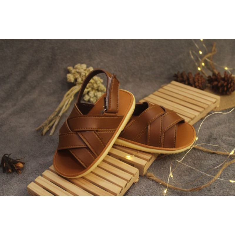 sepatu sandal anak laki laki perempuan usia1 2 3 tahun/sandal anak bunyi cit cit terbaru sandal anak terlaris