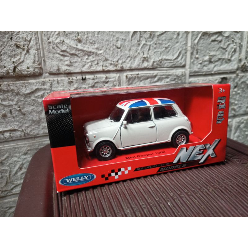 NEX WELLY MINI COOPER 1300 MORRIS ENGLAND FLAG 1:32 MINIATUR DIECAST mini atur Cocok dijadikan pajan