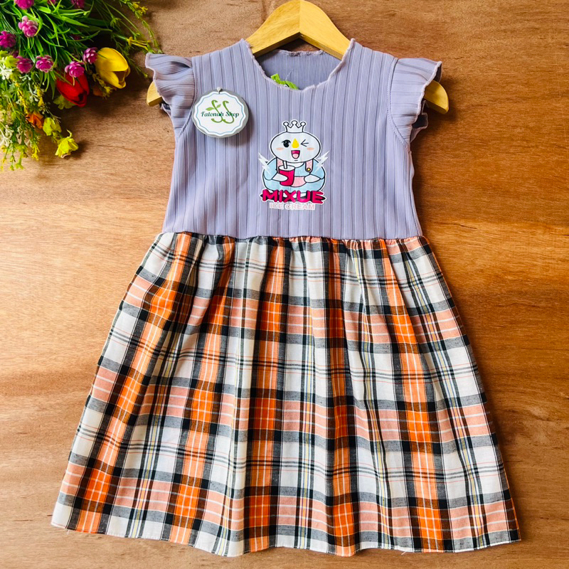 Dress Anak 1 2 3 Tahun Anak Cewek Perempuan Dress knit Mixue kotak kekinian terbaru viral ( Dress Crown )