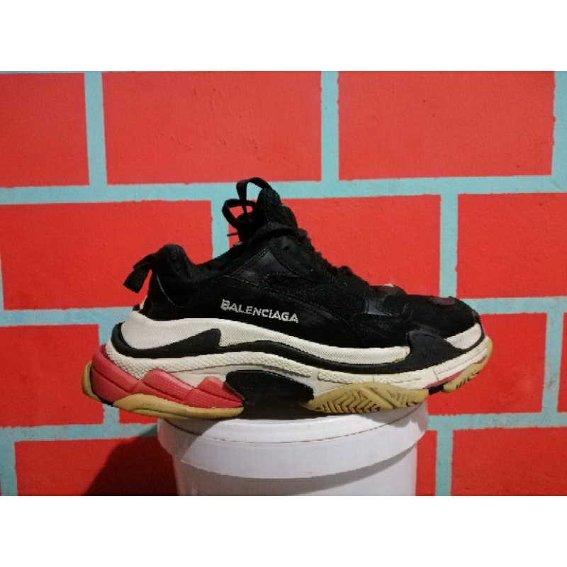 Sepatu Sport, Sneakers, Balenciaga Triple S Hitam size 40