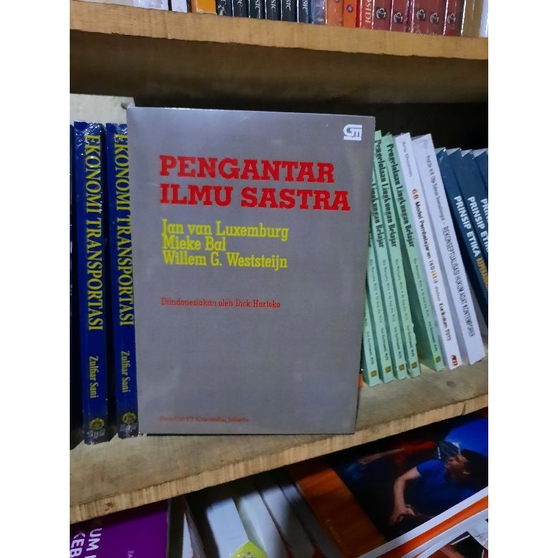 

BUKU PENGANTAR ILMU SASTRA