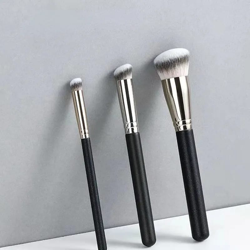 KUAS MAKEUP BRUSH CONCEALER ALAS BEDAK KONTUR KOSMETIK LEMBUT KUAS PENCAMPUR WANITA KUAS MAKE UP SINTETIS ALAT KECANTIKAN