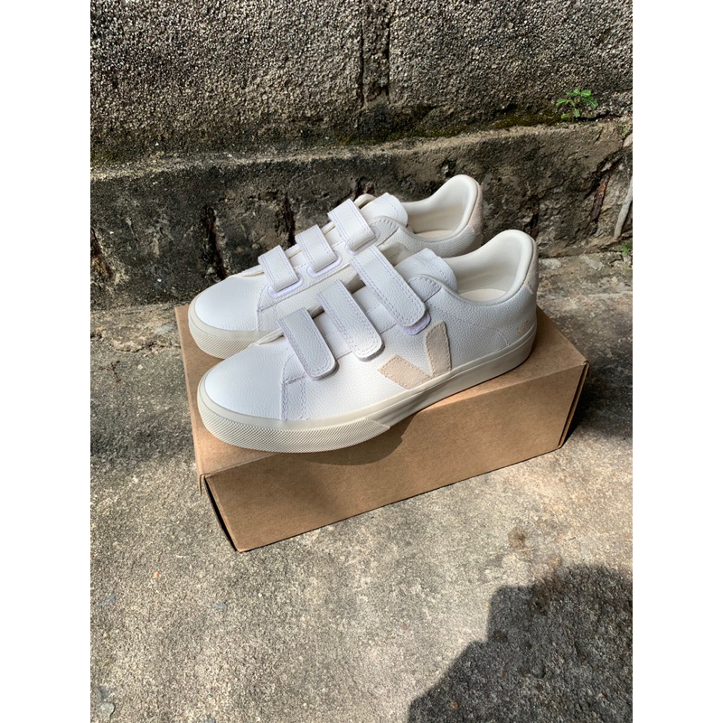 VEJA RECIFE ORIGINAL WHITW SABLE LEATHER