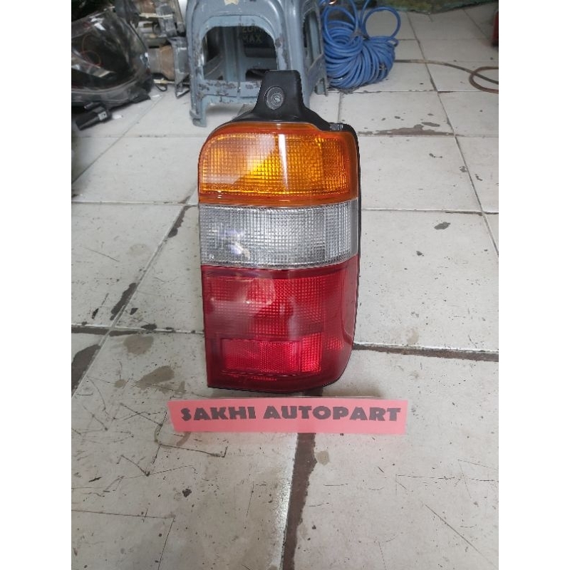 stoplamp kijang kapsul 97-99 kanan original