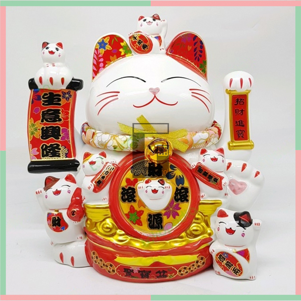 Pajangan Patung Boneka Dekorasi Lucky Cat Maneki Neko Kucing Hoki Fengshui Rejeki Keberuntungan Batrai Batre Batrei Baterai Listrik Non Solar Porselen Porselin Keramik Cina Jepang China Korea Meja Toko Kasir Cafe Besar Big Size Medium Sedang Kecil Small