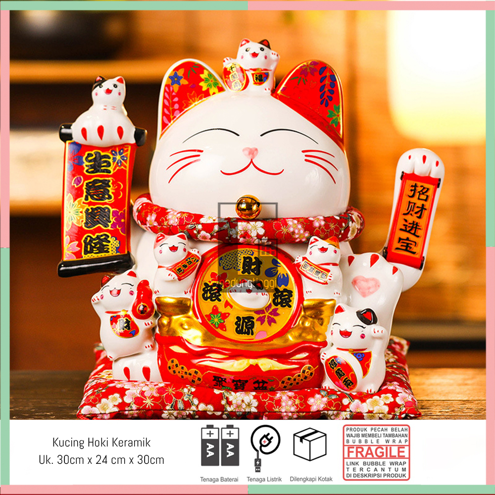 Pajangan Patung Hiasan Dekorasi Boneka Kucing Panggil Hoki Keberuntungan Lucky Cat Rejeki Rezeki Maneki Neko Maneko Neki Tangan Goyang Gerak Baterai Batre Batrai Batrei Listrik Cina China Jepang Dekor Meja Toko Kasir Size Ukuran Medium Besar Jumbo Keramik