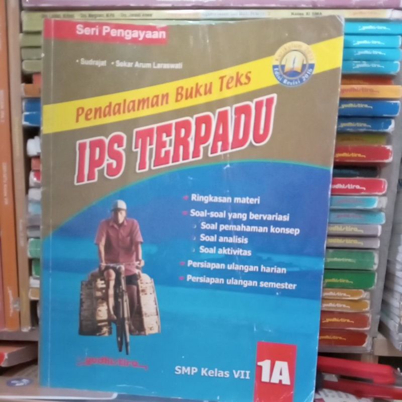 Pendalaman Buku Teks IPS Terpadu Kelas VII / 7 / 1 A Semester Ganjil/ 1 Edisi Revisi 2016