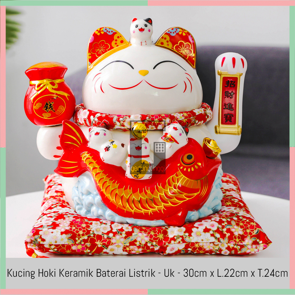 Pajangan Patung Hiasan Boneka Dekorasi Kucing Bawa Panggil Rejeki Rezeki Hoki Maneki Neko Maneko Neki ManekiNeko Lucky Cat Keberuntungan Keramik Merah Baterai Batrai Batre Listrik Tangan Goyang Gerak Meja Etalase Toko Resto Cafe Cina China Jepang Besar XL