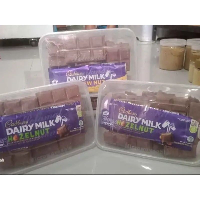 Patahan Cokelat Cadbury rasa campur