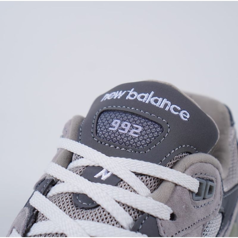 Sepatu New Balance 992 Grey