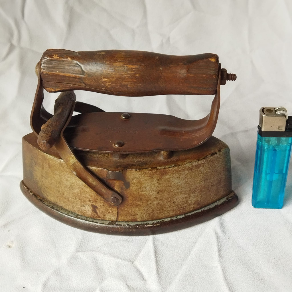 Pajangan Vintage 1900 Mei 22 Setrika Asbestos