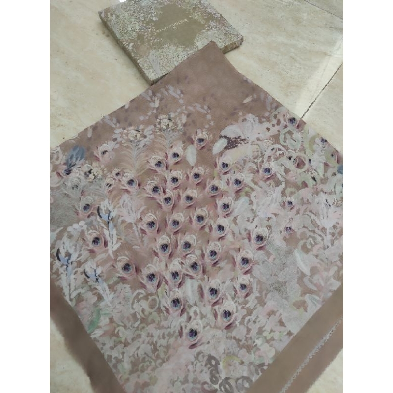 Buttonscarves Ederra Series Mojave