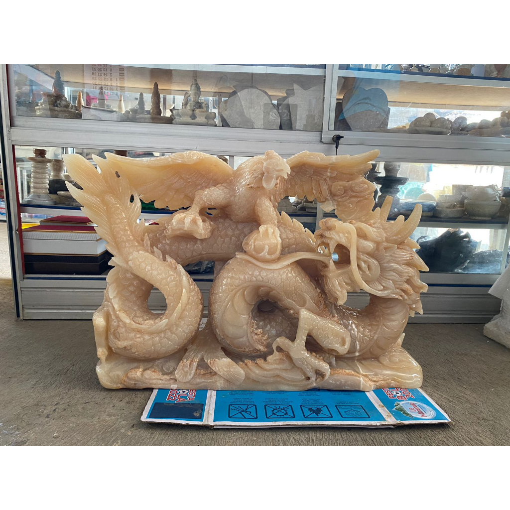 Patung Naga Onyx