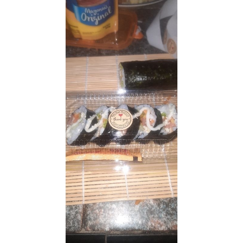 

sushi dan onigiri