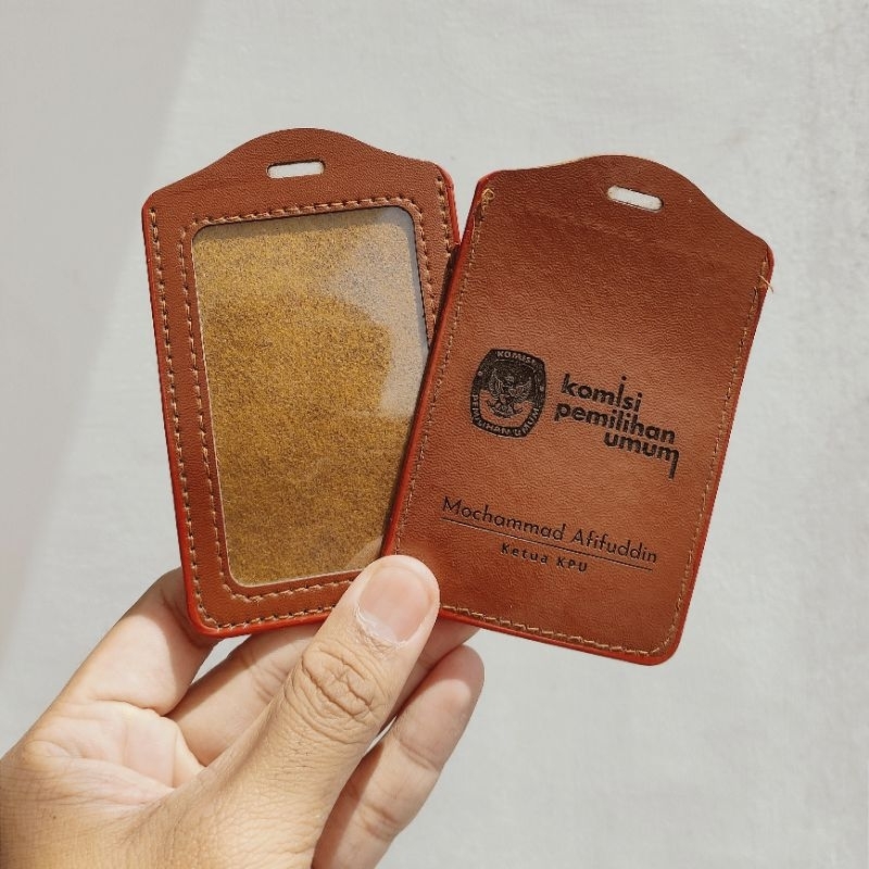 

Nametag free custom nama & logo