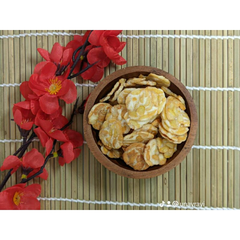 

keripik tempe unyil sagu pedas balado ori keju coklat