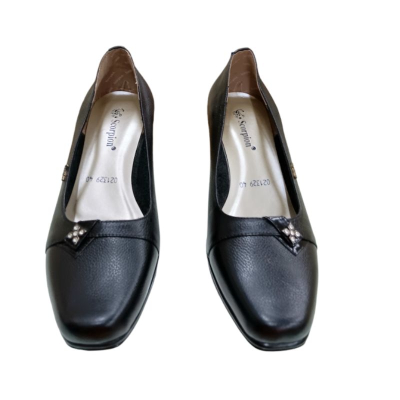 Sepatu Pantofel Kulit  Wanita Scorpion 021329