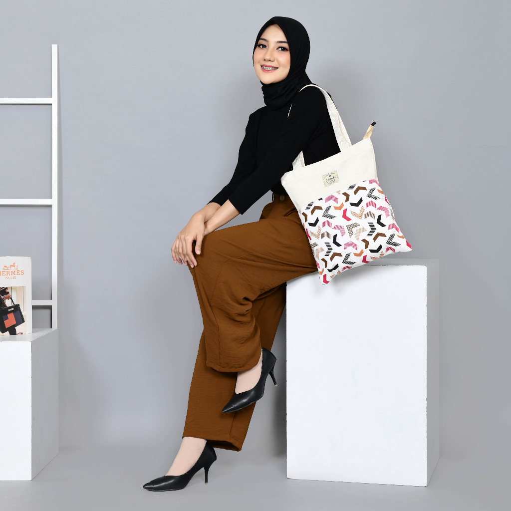 Tas Cewek model tote bag resleting kuliah wanita kekininan bahan kanvas polos dan canvas motif bisa custom sablon untuk seminar gift dan souvenir perempuan