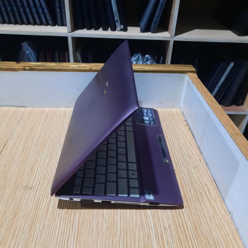 Notebook Asus Eepc 1205CE Intel  Ram 2Gb/320Gb Intel Hd Graphics Siap pakai full aplikasi