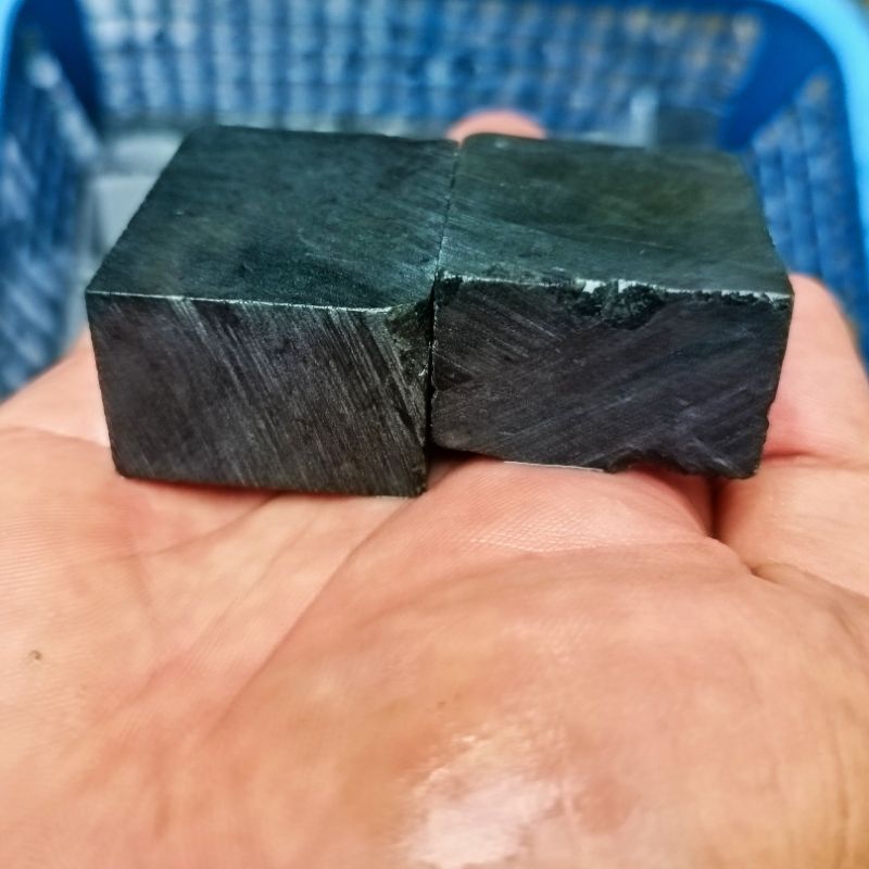 ROUGH BAHAN BATU AKIK NATURAL BLACK JADE LENGKET MAGNET