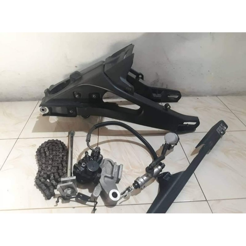 SWING ARM R15 V3 MT15 PNP VIXION XABRE R15 OLD