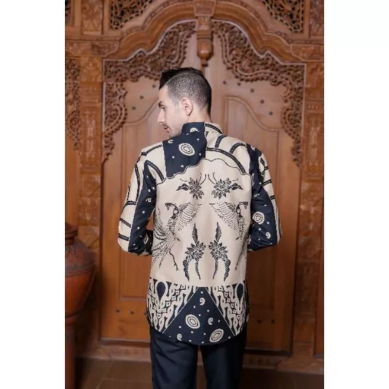 KEMEJA BATIK SLIMFIT PREMIUM MOTIF PARIKESIT HITAM LAPIS FURING