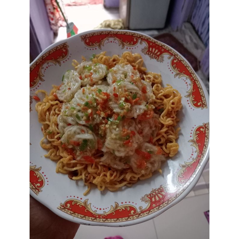 

Seblak Cowet + Mie goreng