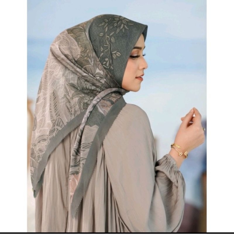 Preloved Buttonscarves Nusantara Series in Volcano