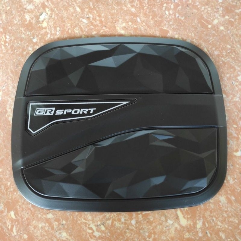 Tank cover TUTUP tangki BENSIN TOYOTA All new fortuner / VRZ  2016 SAMPAI 2023 gr sport 2022 2021 2020 2019 2018 2017 carbon hitam doff chrome crome